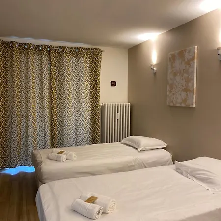 Отель Des Beaux Arts 3*